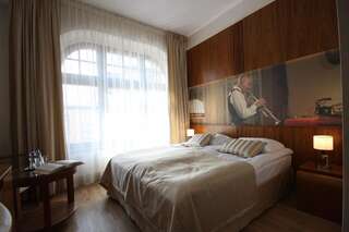 Отель Hotel Vabank Голюб-Добжинь Стандартный номер с кроватью размера "king-size"-5