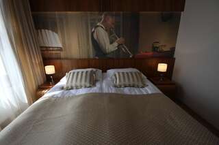 Отель Hotel Vabank Голюб-Добжинь Стандартный номер с кроватью размера "king-size"-10